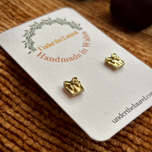Present Stud Earrings - Old Gold