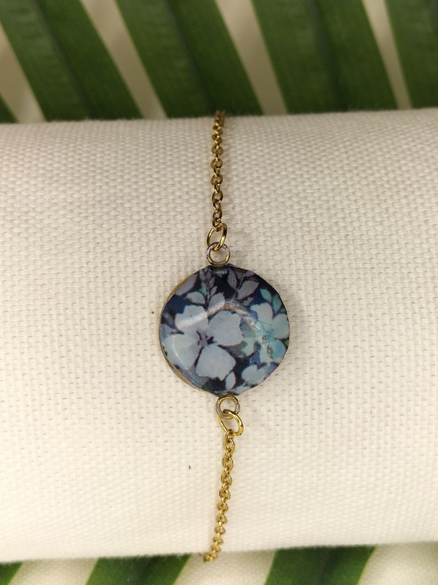 Bracelet fleuri bleu