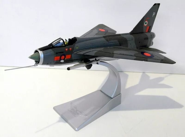 Corgi 1/72 Scale Diecast 49403 - EE Lightning F3 Aircraft - 5 Sqn 1978 (Pre-Owned)