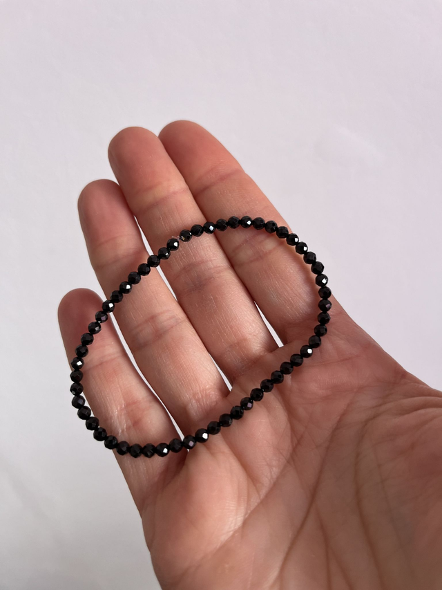 Bracelet spinelle noire facetée