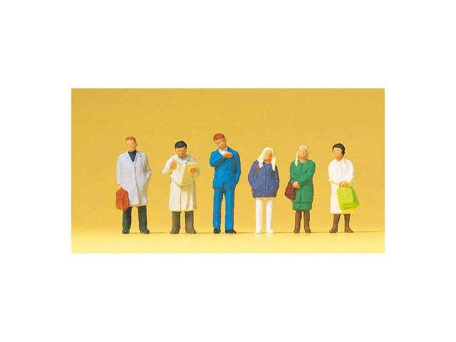 voyageurs attendants sur le quai Preiser 14071 H0