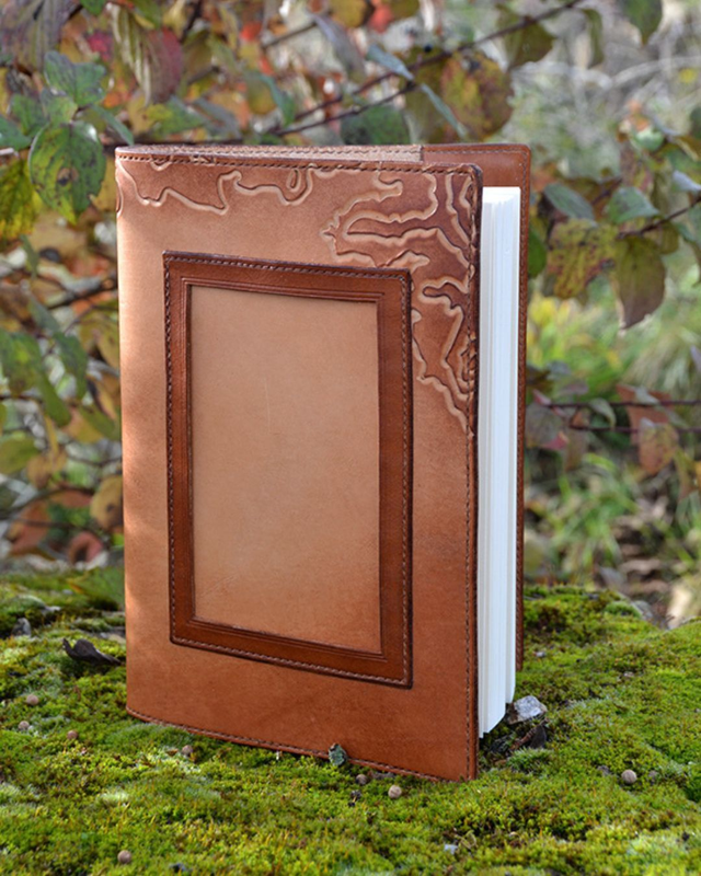 Couvre-carnet "Le caméléon"