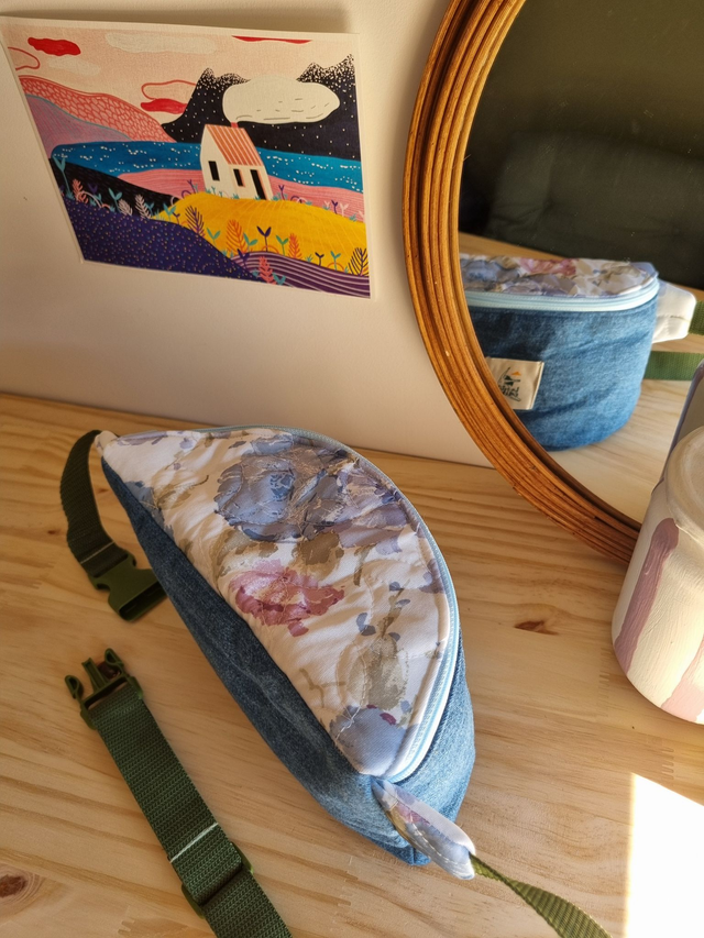 Banane jeans et tissu fleuris