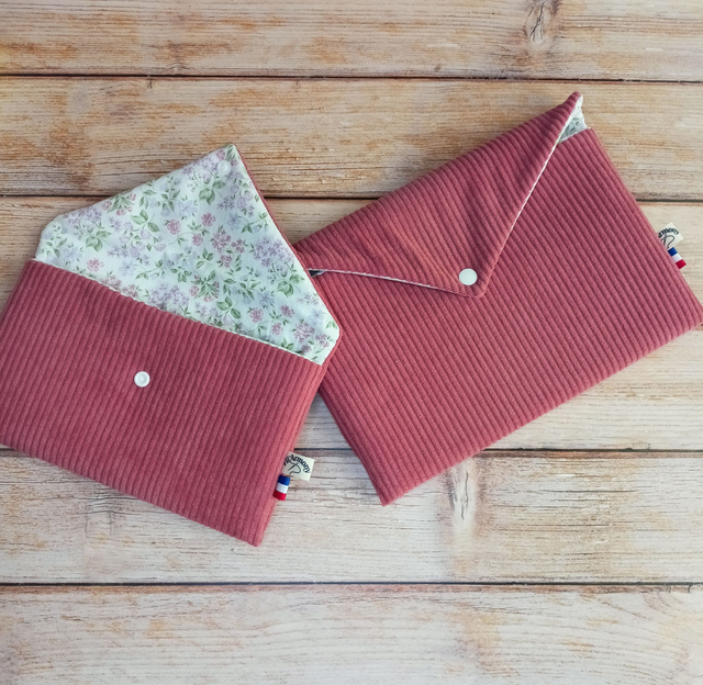 Pochette à livre broché velours vieux rose