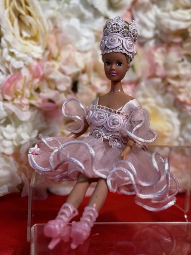 Poupée – Robe rose en dentelle & Coiffe assortie - Fait main