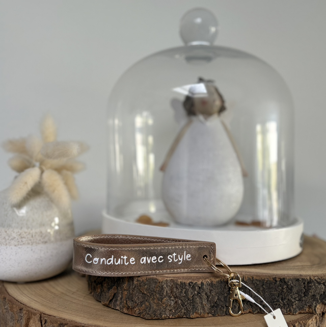 José le porte-clés : dragonne - Conduite avec style