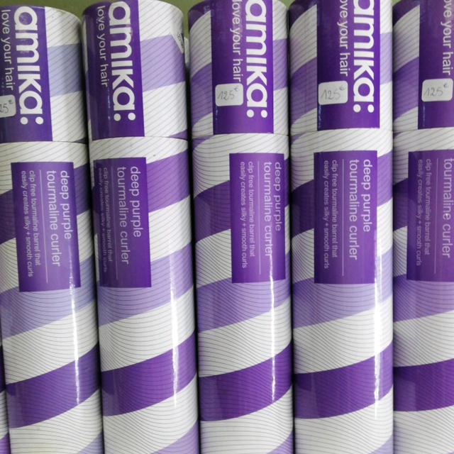 fer à boucler AMIKA