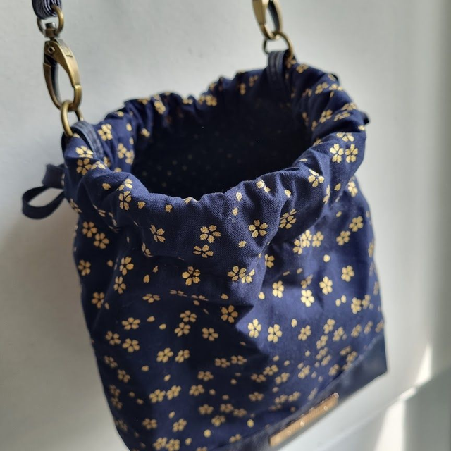 Baluchon "Sakura" & simili cuir bleu marine