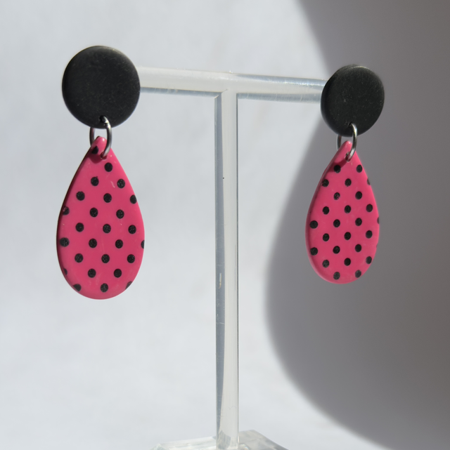Pendientes Gotas rosa fucsia y lunares negros