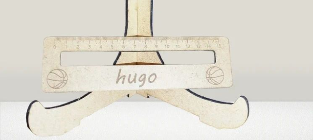 Règle d’aide à la lecture personnalisée – Gravée et découpée en bois