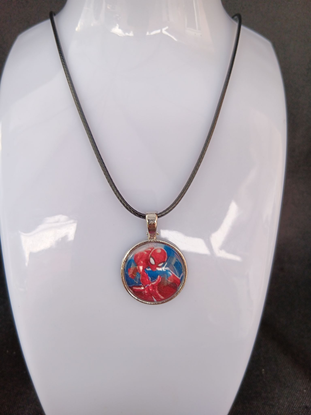 Collier Héros Préférés avec Cordon, Minnie, Mario, Spiderman et Plus !