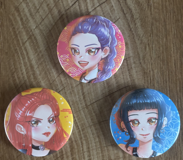 Grand badge 58mm Huntrix