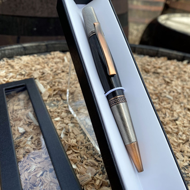 Irish Bog Oak Pen with Celtic Knot