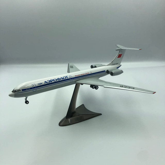 Aeroflot Ilyushin Il-62M CCCP-86500 1:200 Modell