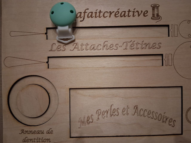 attache tétine personnalisée