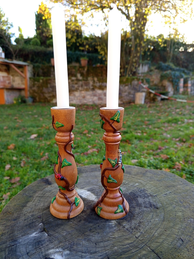 Bougeoir décoré de feuilles de lierre en relief - vendu à l'unité