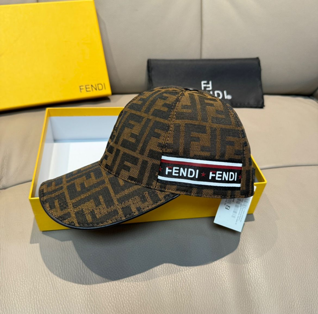 Casquette FENDI 