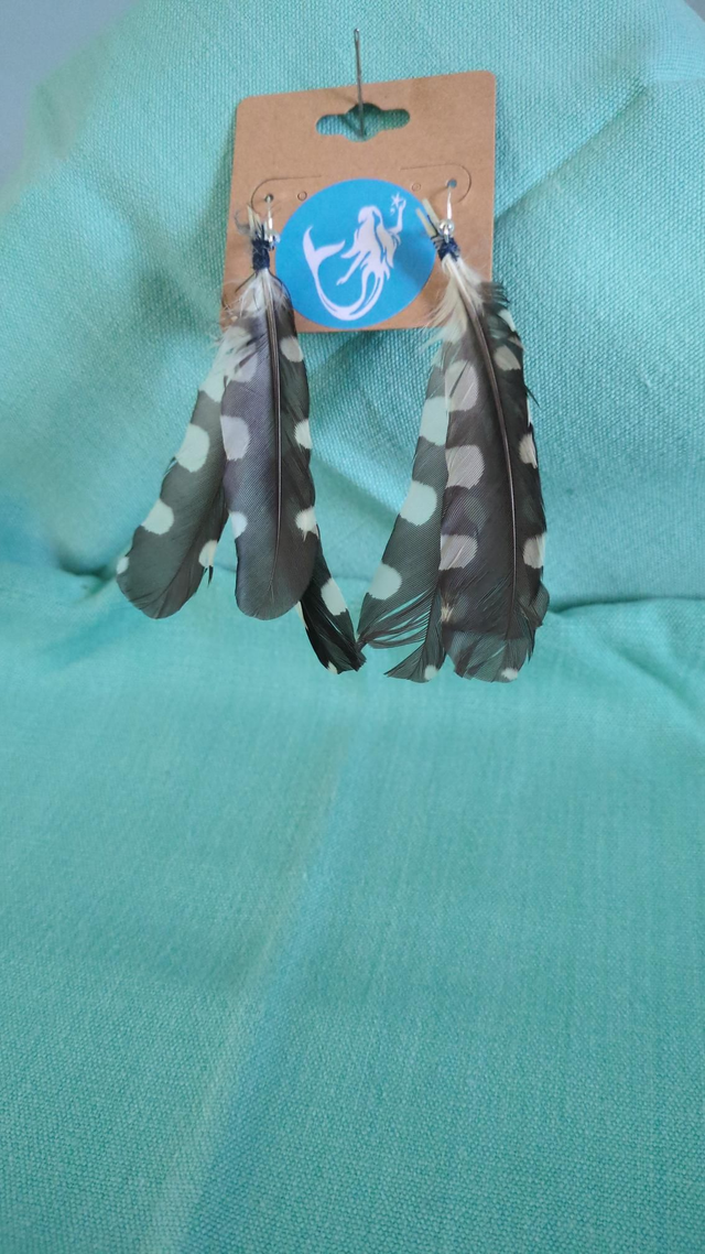 Earrings spotty feather