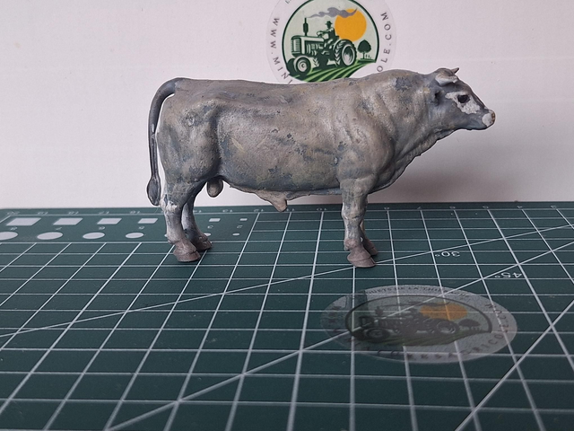 Taureau Bazadaise en resine baz01 1:32