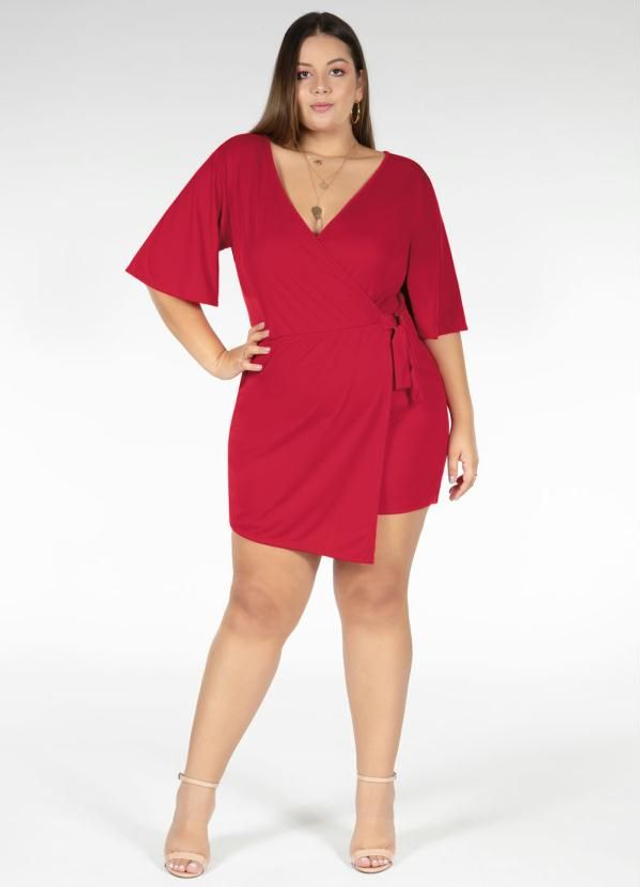 Macaquinho Short Saia Com Mangas 3/4 Cor Lisa Plus Size Cor Vermelho | Marguerite