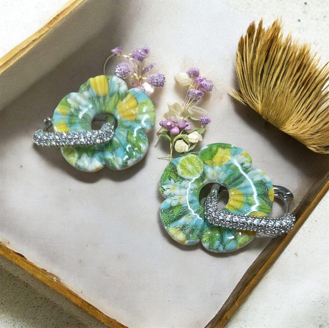 Boucles d’oreilles fleur artisanales vert &amp; jaune – Bijou fait main lumineux et élégant