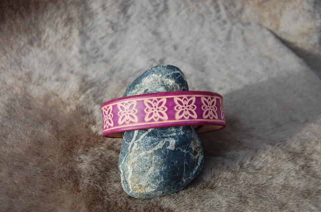 Bracelet en cuir en 20 mm de large avec  motifs fleurs, animaux ou musique