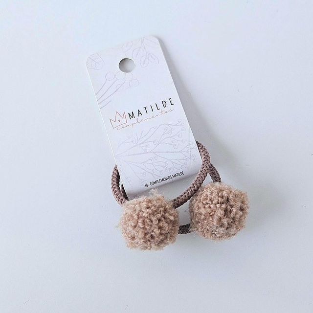 Colet Lazo Par Pompón Café