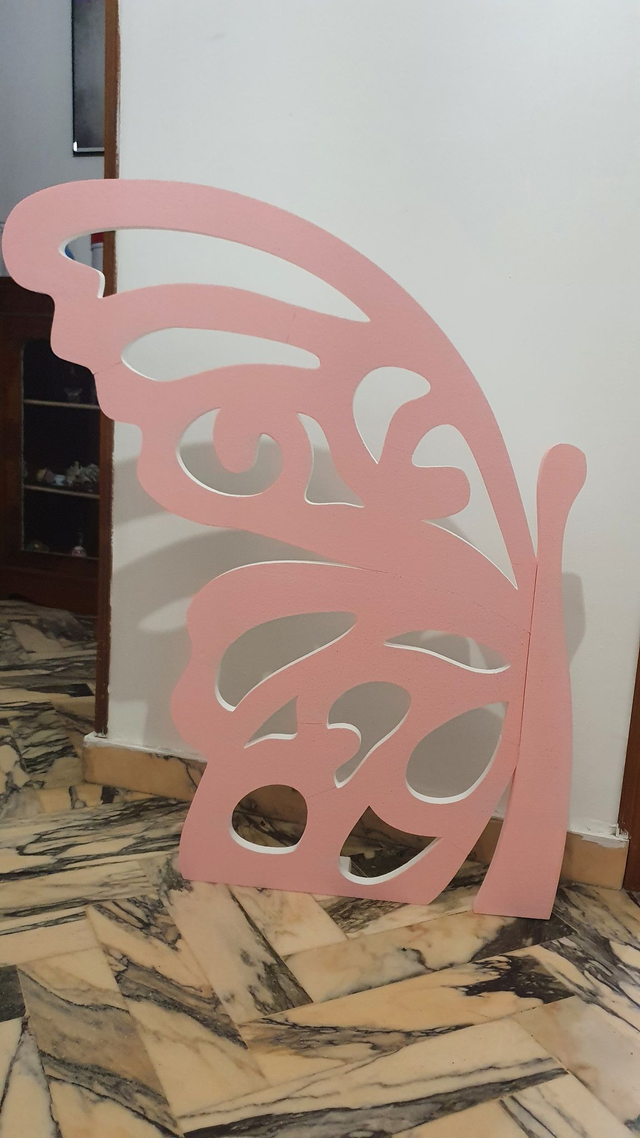 FARFALLA IN POLISTIROLO INTAGLIATA