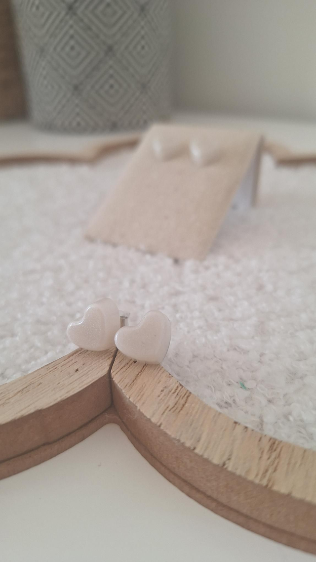 Puces cœurs blancs