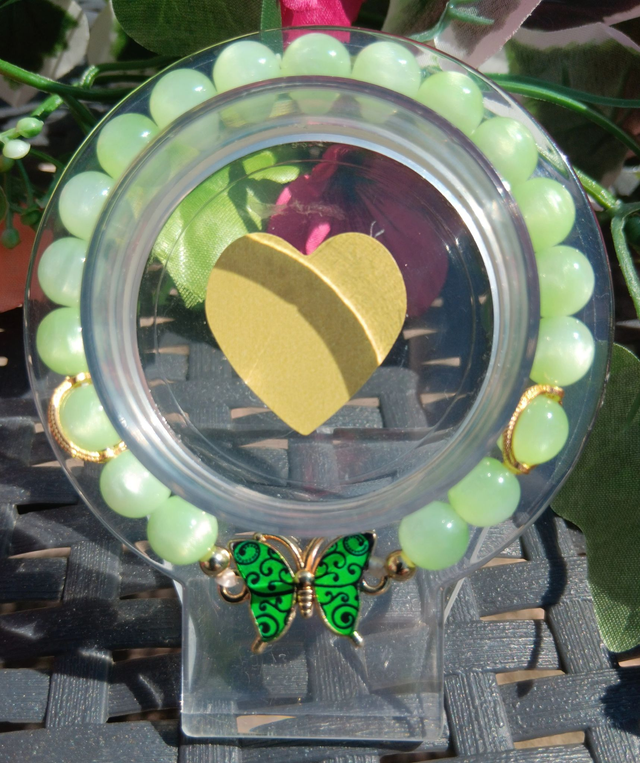 Bracelet papillon, perles effet œil de chat