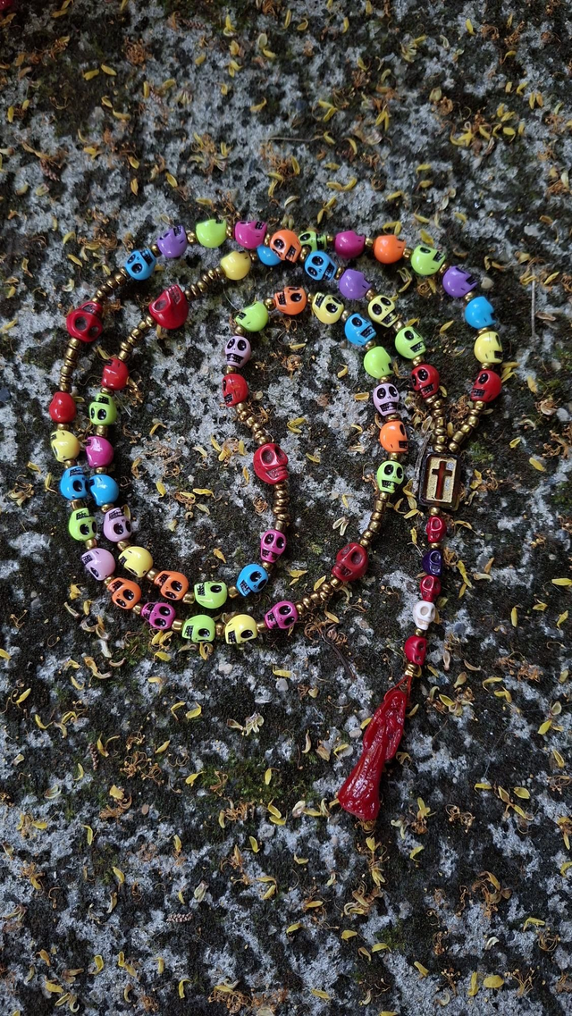 Chapelet Santa Muerte rouge 