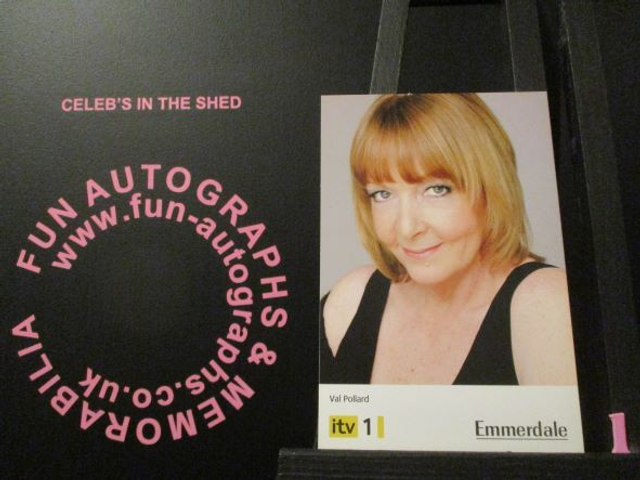 Charlie Hardwick (Val Lambert) Original Emmerdale Yellow &amp; Black Logo Cast Card (1)(SEE PIC)