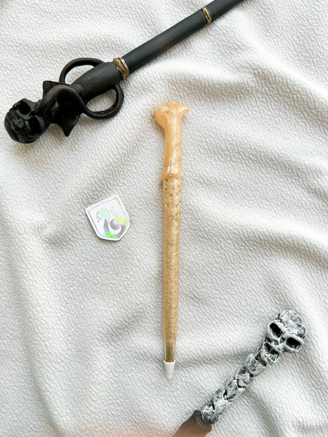 Caneta “Varinha Mágica” inspirada em Voldemort®️