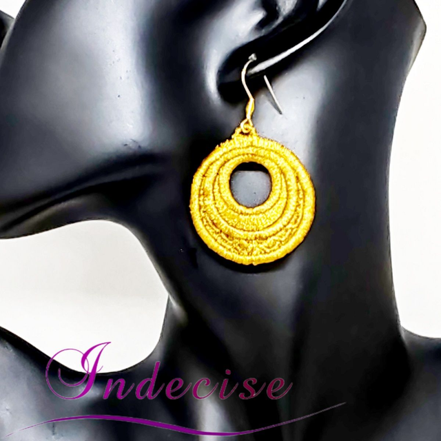 Boucles d'oreilles or - broderie en machine - Créations Indecise artisanat français