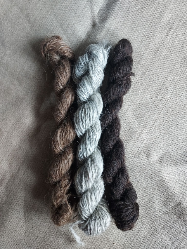 Håndspunnet garn 25g