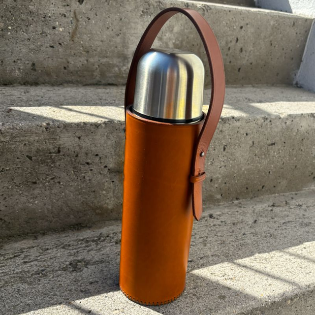 Hülle mit Trageriemen für Thermoskanne, Höhe 24cm, Rindsleder
