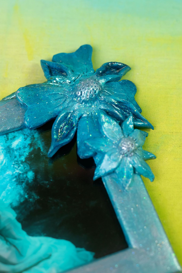 Tirage photo "blue fairy" dans un cadre sculpté à la main