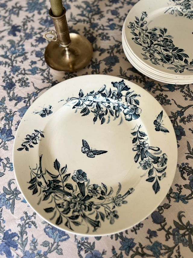 JASMIN - Plat rond  signé Badonviller - Terre de Fer