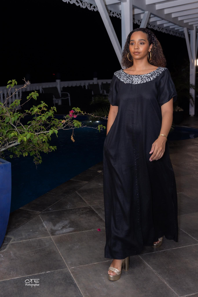 VENDUE ! Robe longue lin noir encolure sequins léopard 