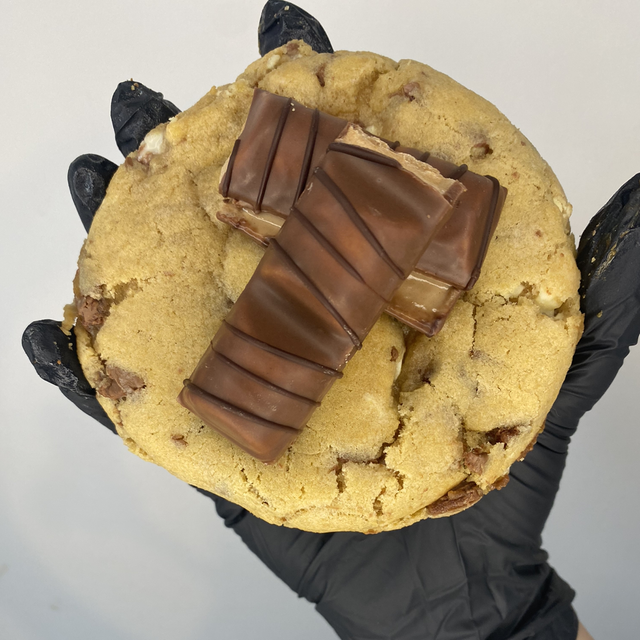 Box of 8 New York filled cookies 