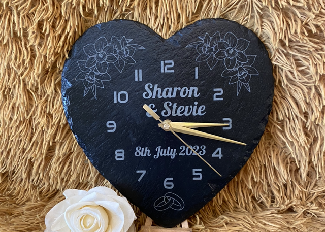 Clock 25cm Heart 
