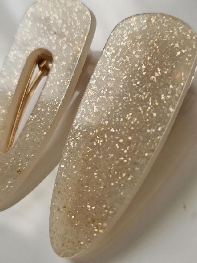 DUO BARRETTES NACRE BLANCHE PAILLETTES DOREES