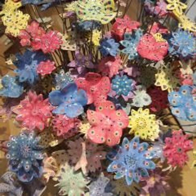 BOUQUETS 7 fleurs en faïence "31 €"