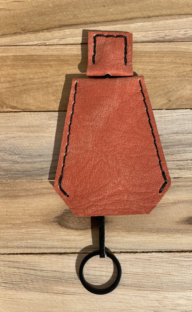 Cloche à clefs orange veilli