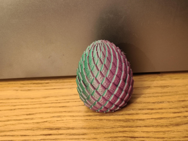 Seamless Dragon Scale Egg - small (standalone order)