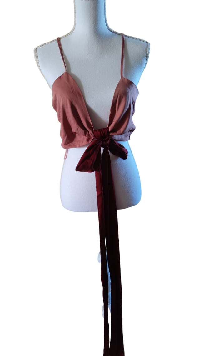 Top court avec un grand noeud (Le Lis)