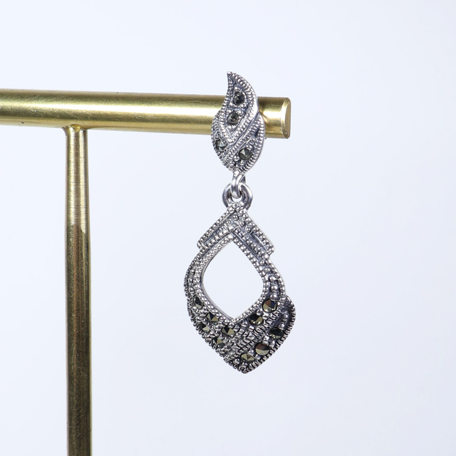 Elegant Pair of Sterling Silver 925 Art Deco Style Marcasite Gemstone Leaf Spade Design Drop Dangle Earrings