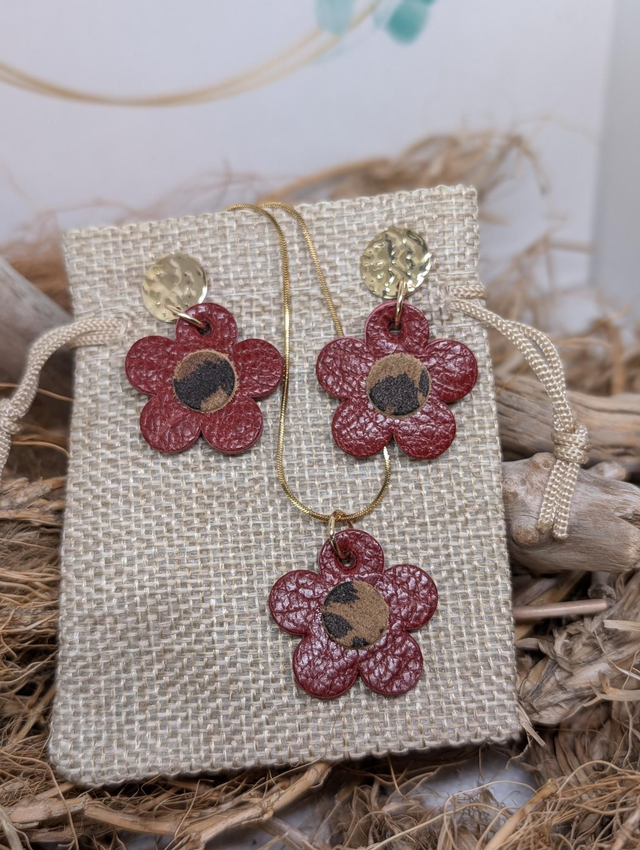 Parure boucles d&#039;oreilles Marguerite et collier bordeaux léopard par006