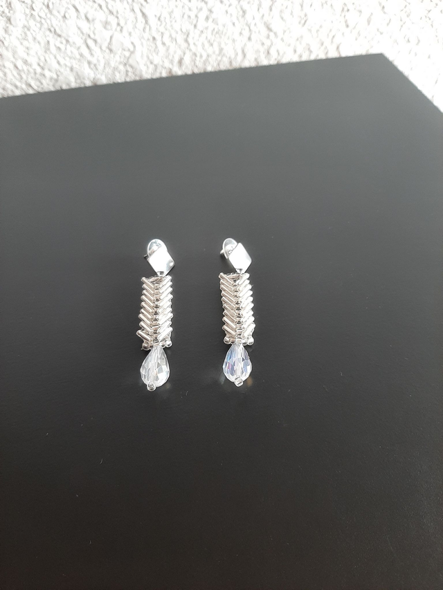 Boucle d&#039;oreilles épi argenté   en perle de verre et cristal blanc  translucide  en  acier inoxydable argenté		 		 		
