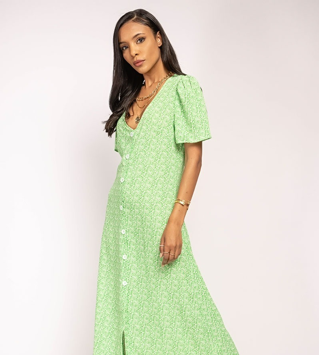 81-8. Robe boutonnée 